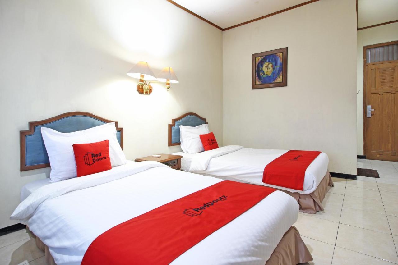 Hotel Reddoorz Near Malioboro Tugu Station Jogja Yogyakarta Esterno foto