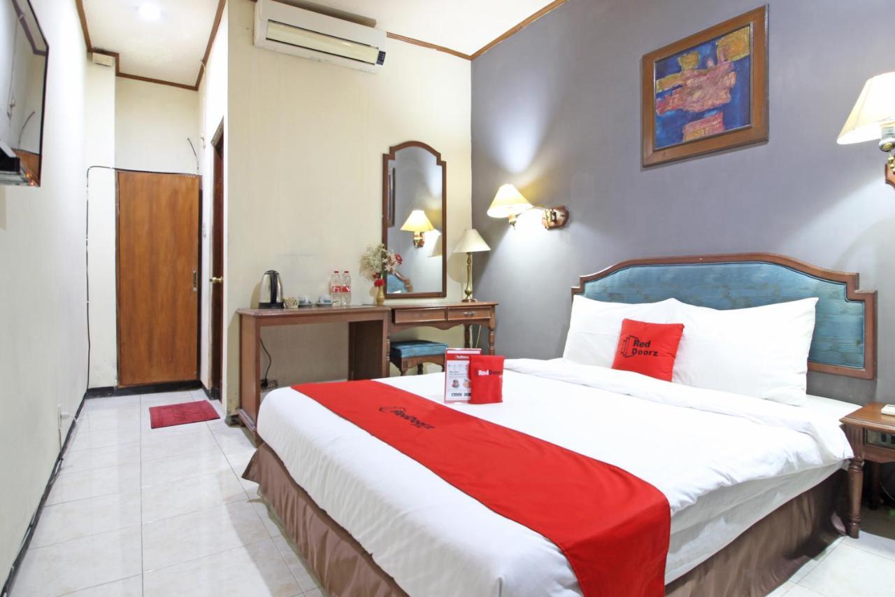 Hotel Reddoorz Near Malioboro Tugu Station Jogja Yogyakarta Esterno foto