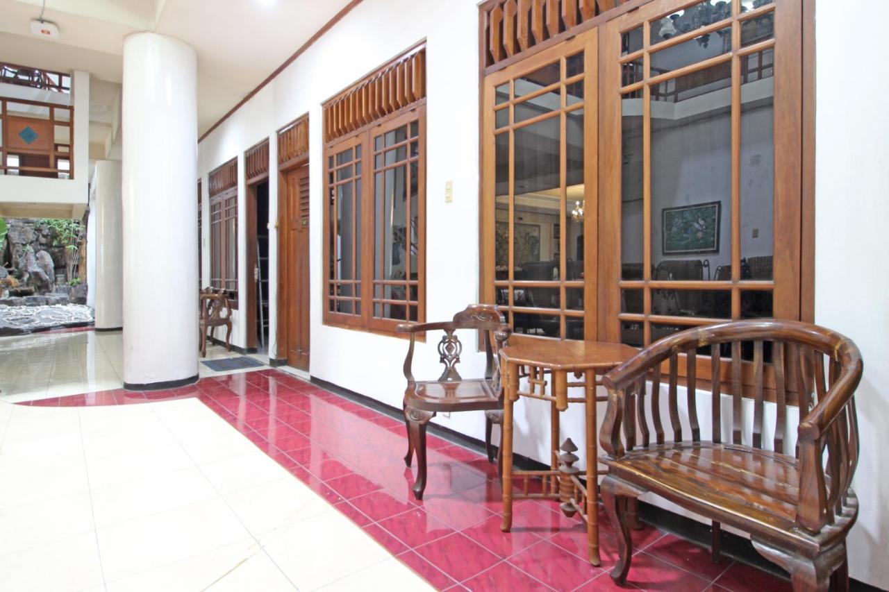Hotel Reddoorz Near Malioboro Tugu Station Jogja Yogyakarta Esterno foto