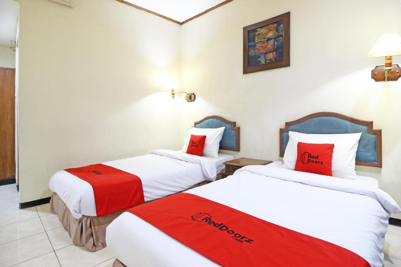 Hotel Reddoorz Near Malioboro Tugu Station Jogja Yogyakarta Esterno foto