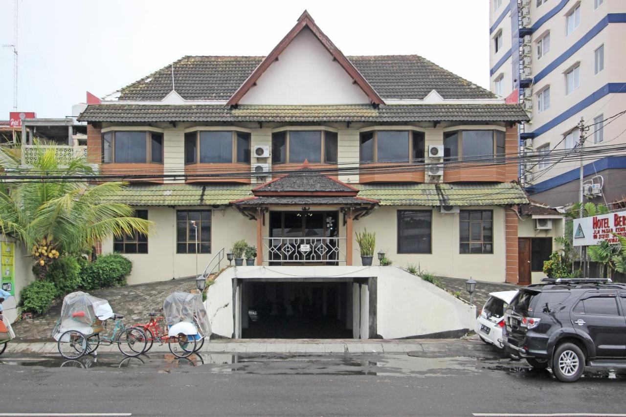 Hotel Reddoorz Near Malioboro Tugu Station Jogja Yogyakarta Esterno foto