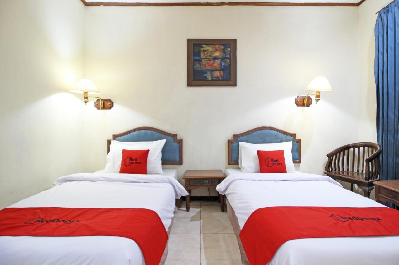 Hotel Reddoorz Near Malioboro Tugu Station Jogja Yogyakarta Esterno foto