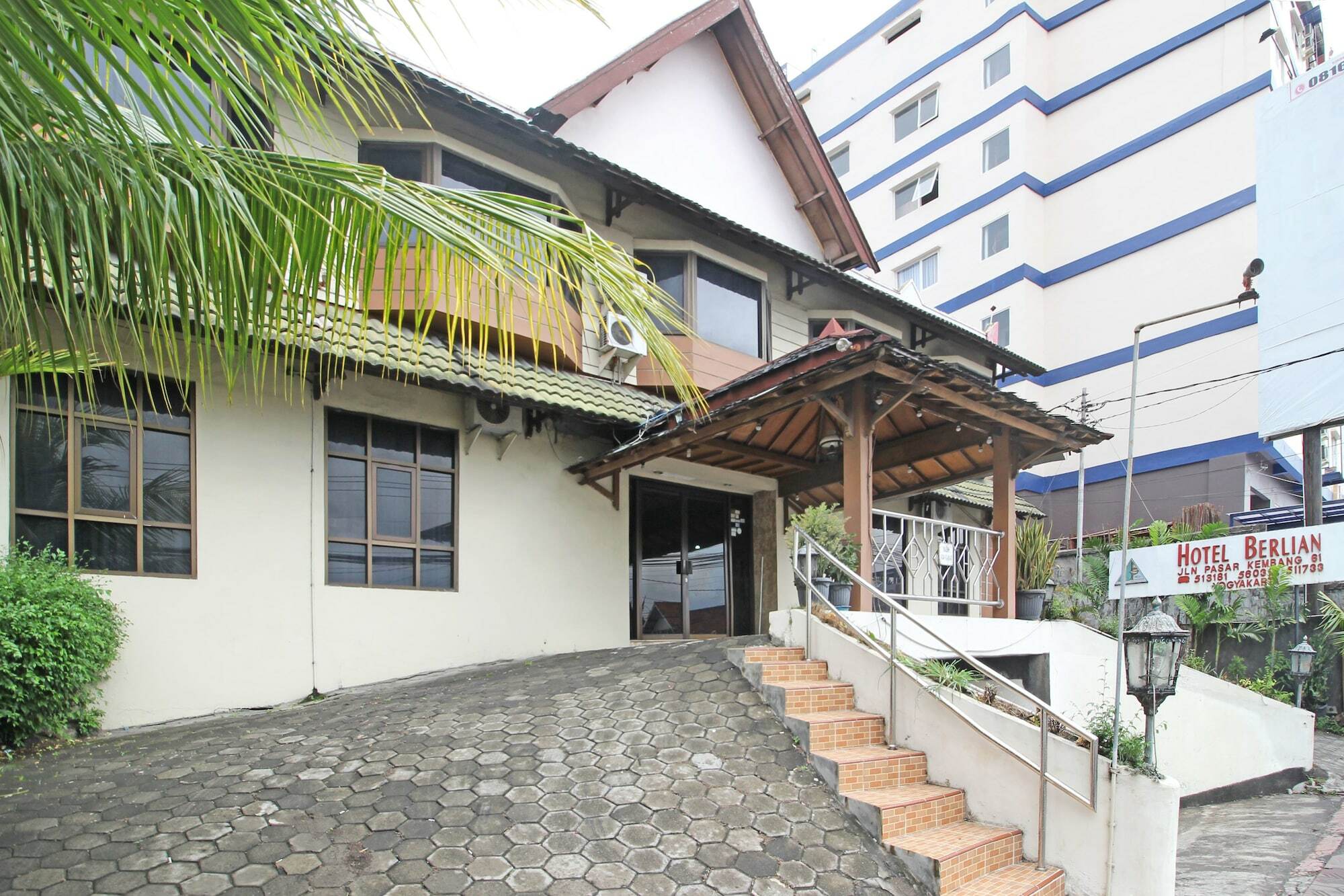Hotel Reddoorz Near Malioboro Tugu Station Jogja Yogyakarta Esterno foto